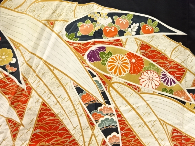  アンティーク　作家物　松竹梅に鶴模様刺繍掛下・中着セット